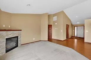 2528 Hawk Ridge Ct SE, Rochester, MN 55904 - Photo 13