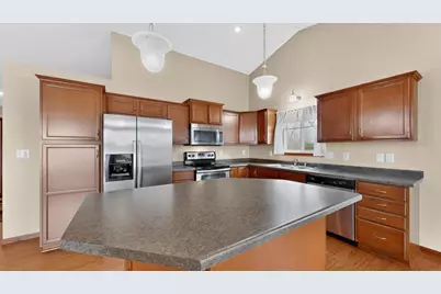 2528 Hawk Ridge Court SE, Rochester, MN 55904 - Photo 7