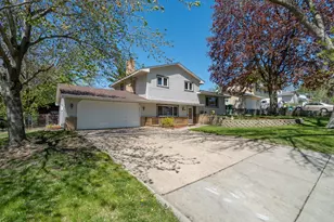 10940 Pioneer Dr, Burnsville, MN 55337 - Photo 21