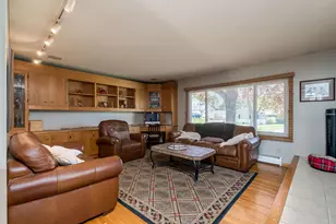 10940 Pioneer Dr, Burnsville, MN 55337 - Photo 11