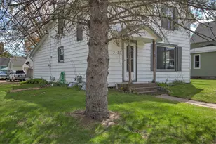 313 1st St, Sandstone, MN 55072 - Photo 3