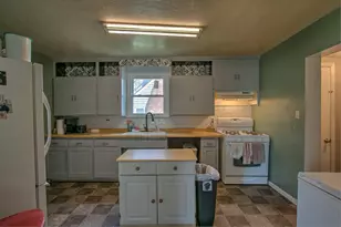 313 1st St, Sandstone, MN 55072 - Photo 7