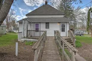 313 1st St, Sandstone, MN 55072 - Photo 5