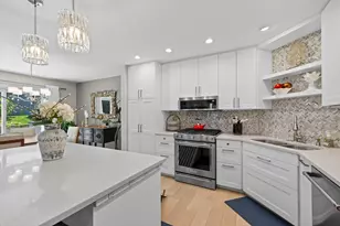 2284 Sherwood Ct, Minnetonka, MN 55305 - Photo 3