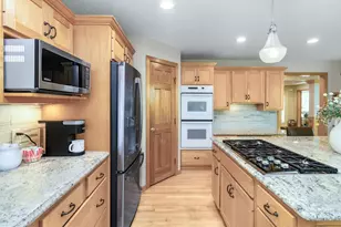 472 Vadnais Lake Dr, Vadnais Heights, MN 55127 - Photo 17