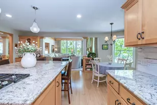 472 Vadnais Lake Dr, Vadnais Heights, MN 55127 - Photo 19