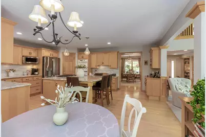 472 Vadnais Lake Drive, Vadnais Heights, MN 55127 - Photo 15