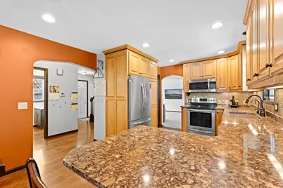 319 7th Street SW, Eyota, MN 55934 - Photo 9