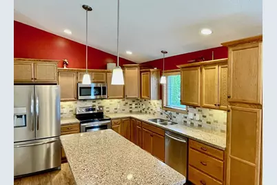1409 28th Street SW, Austin, MN 55912 - Photo 5