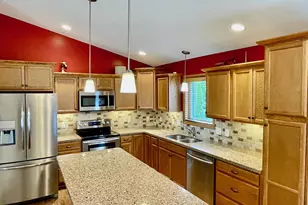 1409 28th St SW, Austin, MN 55912 - Photo 5