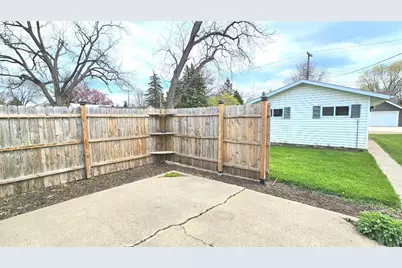 102 E 9th Street, Morris, MN 56267 - Photo 3