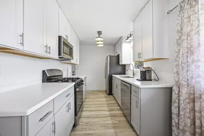 237 10 1/2 Avenue W, West Fargo, ND 58078 - Photo 7