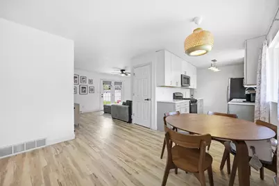 237 10 1/2 Avenue W, West Fargo, ND 58078 - Photo 5