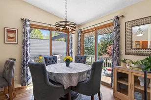 9625 Hampshire Ln, Eden Prairie, MN 55347 - Photo 11