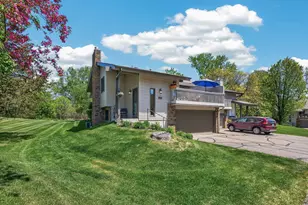 9625 Hampshire Ln, Eden Prairie, MN 55347 - Photo 1