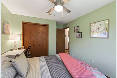 9625 Hampshire Lane, Eden Prairie, MN 55347 - Photo 25
