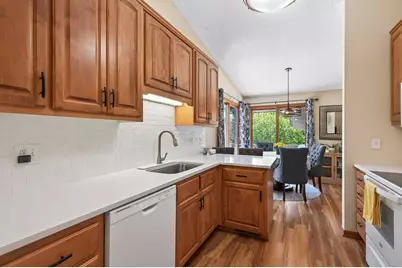 9625 Hampshire Lane, Eden Prairie, MN 55347 - Photo 19