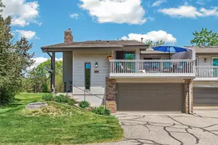9625 Hampshire Ln, Eden Prairie, MN 55347 - Photo 3