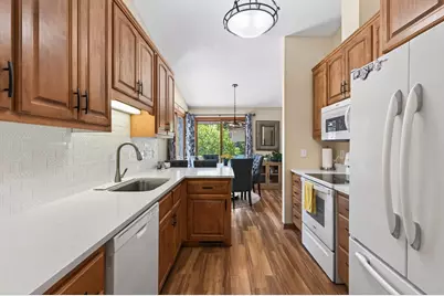 9625 Hampshire Lane, Eden Prairie, MN 55347 - Photo 17