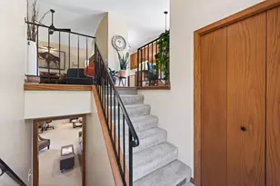 9625 Hampshire Ln, Eden Prairie, MN 55347 - Photo 5