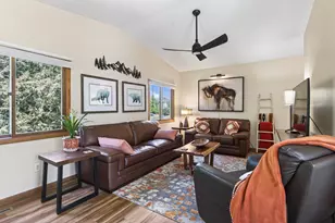 9625 Hampshire Ln, Eden Prairie, MN 55347 - Photo 7