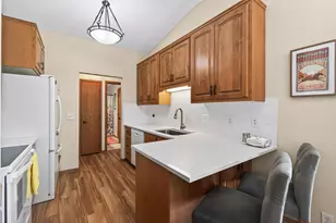 9625 Hampshire Ln, Eden Prairie, MN 55347 - Photo 13