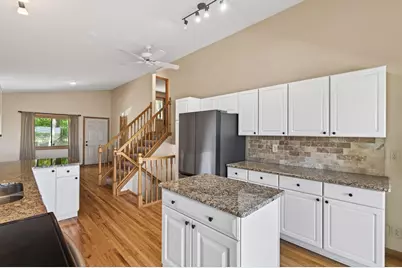 6129 Eagle Lake Drive, Maple Grove, MN 55369 - Photo 9