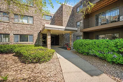 4100 Parklawn Avenue #302, Edina, MN 55435 - Photo 3