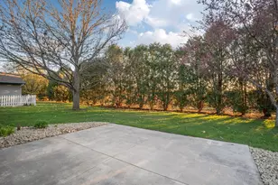 2304 SW 10 St, Willmar, MN 56201 - Photo 5