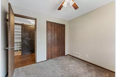 907 Heritage Court W, Vadnais Heights, MN 55127 - Photo 25