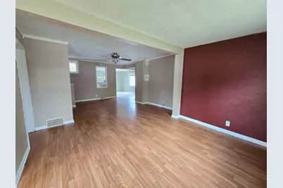 400 2nd Avenue SE, Wells, MN 56097 - Photo 5