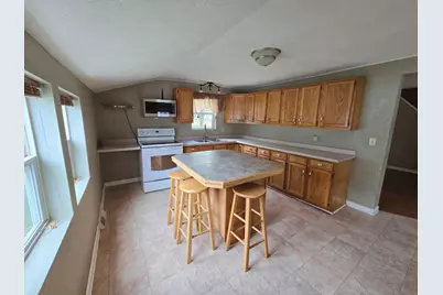 400 2nd Avenue SE, Wells, MN 56097 - Photo 9