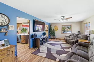 802 1st St SW, Madelia, MN 56062 - Photo 5