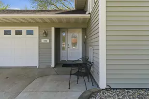 802 1st St SW, Madelia, MN 56062 - Photo 3