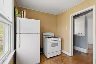 1105 Rose Ave E, Saint Paul, MN 55106 - Photo 7