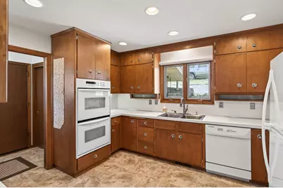 8018 Westwood Hills Drive, Saint Louis Park, MN 55426 - Photo 11