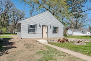 704 3rd St SE, Little Falls, MN 56345 - Photo 3