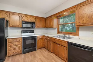 10135 47th Ave N, Plymouth, MN 55442 - Photo 9