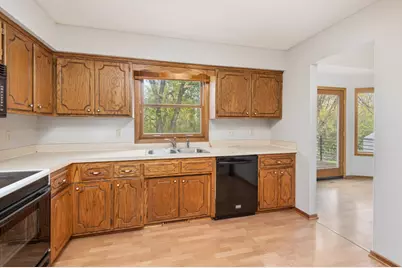 10135 47th Avenue N, Plymouth, MN 55442 - Photo 11