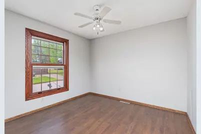 10135 47th Avenue N, Plymouth, MN 55442 - Photo 15