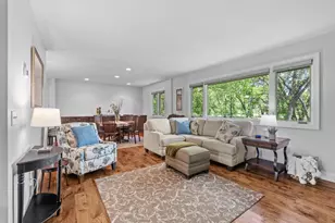 10725 Woodwatch Cir, Eden Prairie, MN 55347 - Photo 5