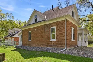 131 Main St N, Shakopee, MN 55379 - Photo 13
