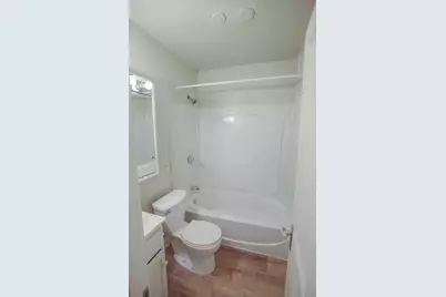 306 10th Avenue NE, Rochester, MN 55906 - Photo 9