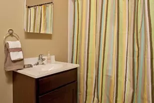 402 Hope St, Saint Paul, MN 55106 - Photo 57