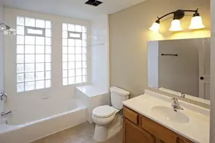 402 Hope St, Saint Paul, MN 55106 - Photo 103