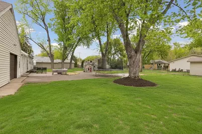 8721 Columbus Avenue S, Bloomington, MN 55420 - Photo 19