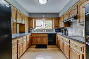1525 St Croix Cir, Golden Valley, MN 55422 - Photo 23