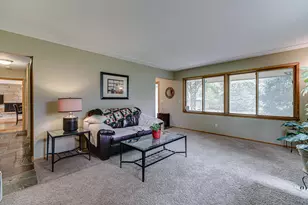1525 St Croix Cir, Golden Valley, MN 55422 - Photo 5