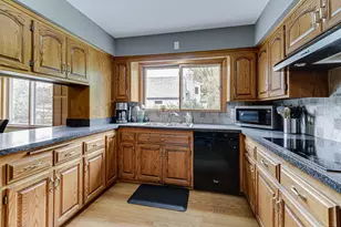 1525 St Croix Cir, Golden Valley, MN 55422 - Photo 17