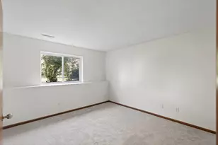 2162 Water Lilly Ln, Eagan, MN 55122 - Photo 23